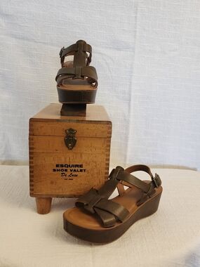 Pre-loved Kork- Ease Green Leather Platform Sandals Women's Size 8 A433